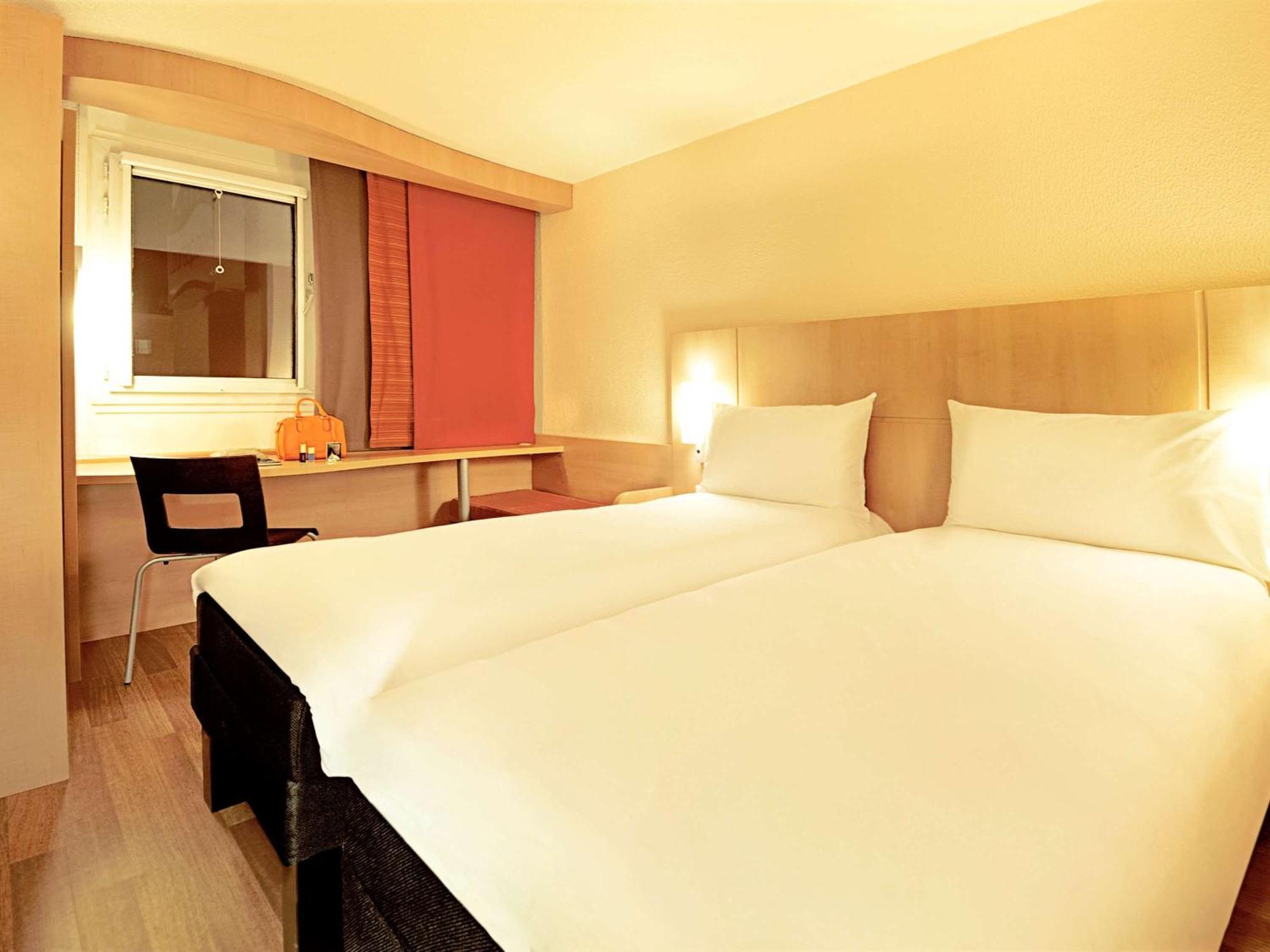 Ibis Paris Montmartre Sacre-Coeur Hotel Exterior photo